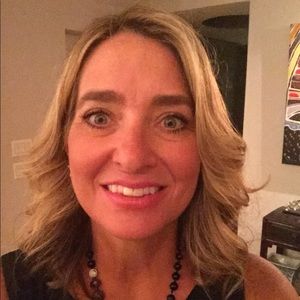 Meet your Posher, Denise